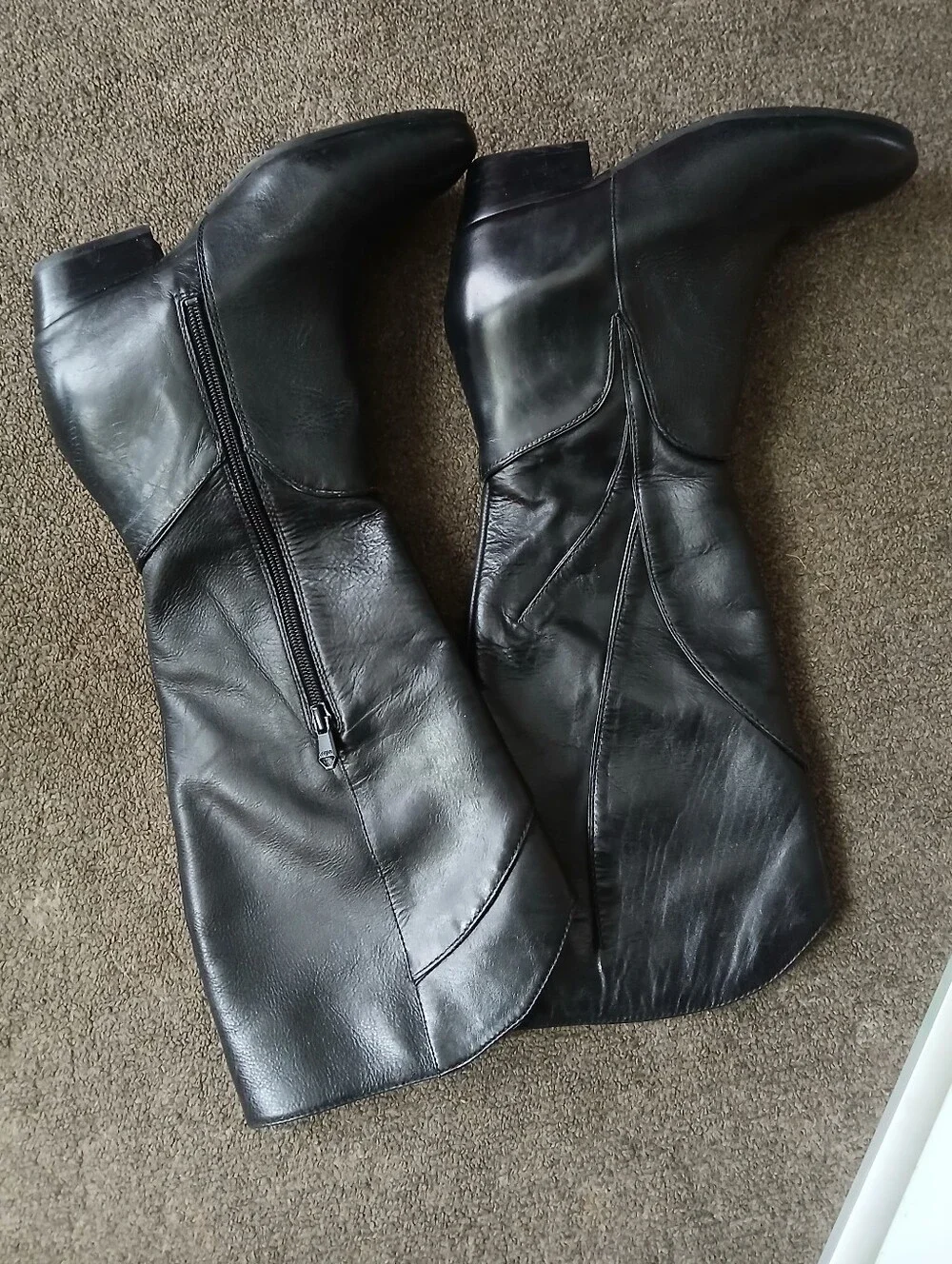Naya Women’s Black Leather Tall Riding Boots – Size 7.5M